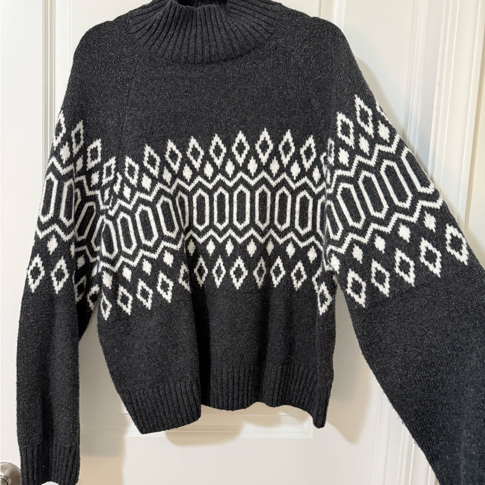 H&M Black and White Geometric Turtleneck Sweater